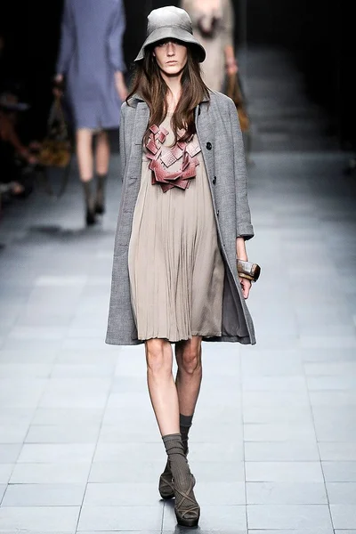 Look 25